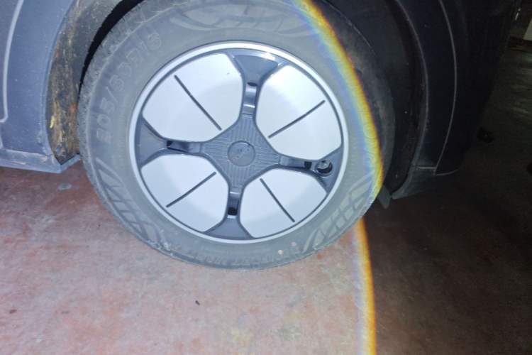 Used Geely Galaxy Geome 2025 310km Youth Edition Right Front Wheel Hub