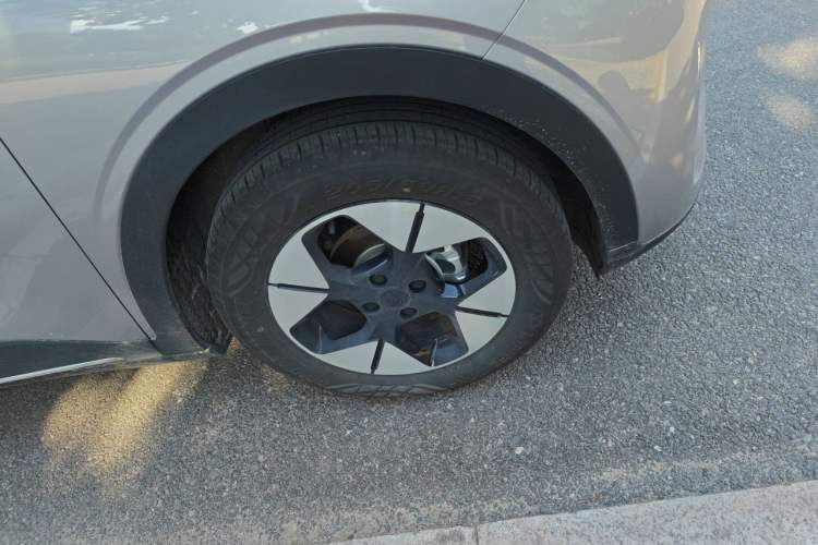 Used Geely Galaxy Geome 2025 310km Dream Edition Right Front Wheel Hub
