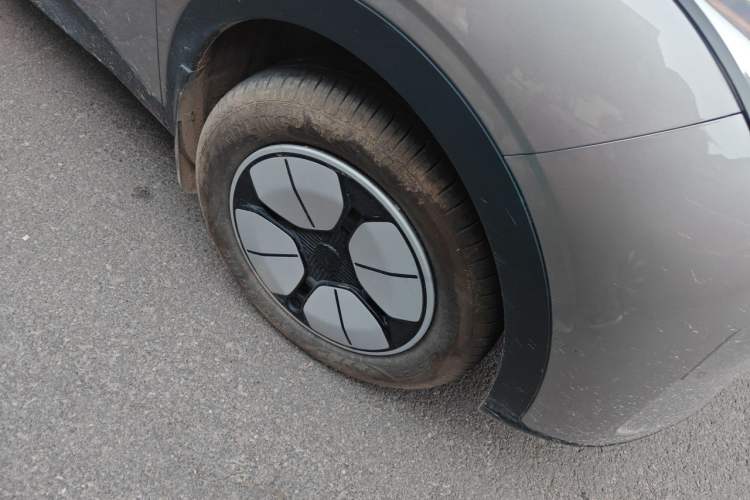 Used Geely Galaxy Geome 2025 310km Youth Edition Right Front Wheel Hub