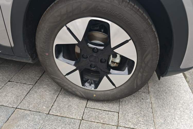 Used Geely Galaxy Geome 2025 UP 410km Exploration Edition Right Front Wheel Hub