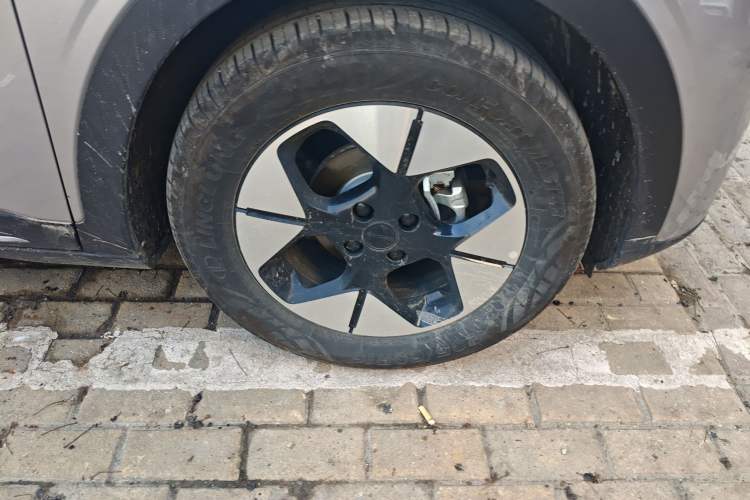 Used Geely Galaxy Geome 2025 310km Dream Edition Right Front Wheel Hub