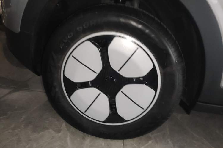 Used Geely Galaxy Geome 2025 310km Dream Edition Right Rear Wheel Hub