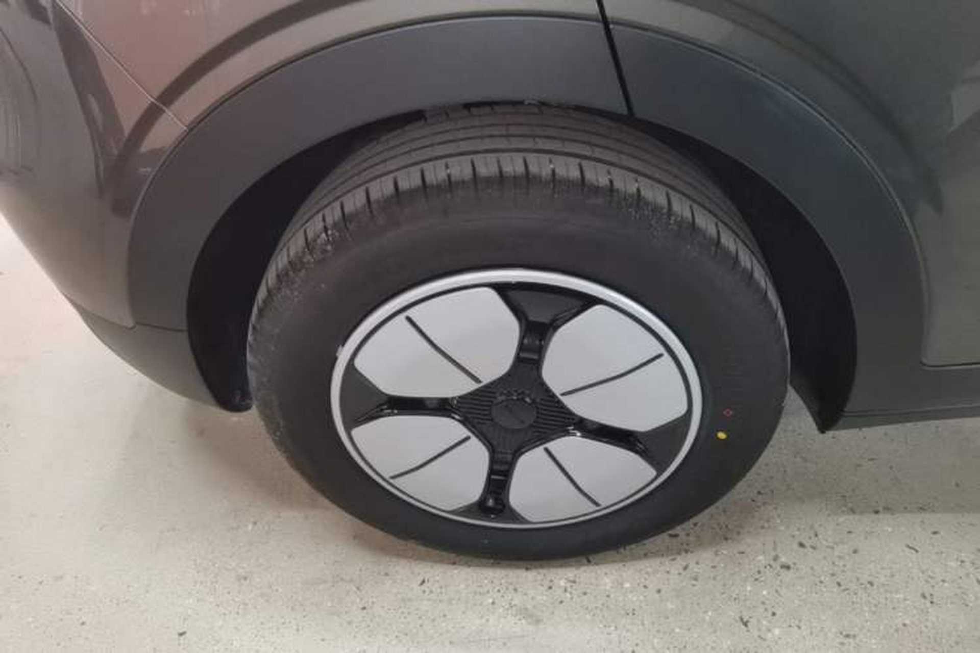 Used Geely Galaxy Geome 2025 410 km Free Version Right Rear Wheel Hub