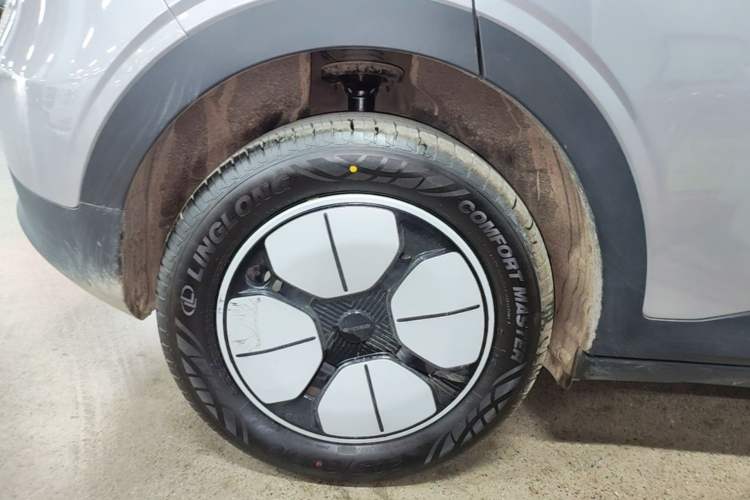 Used Geely Galaxy Geome 2025 310km Youth Edition Right Rear Wheel Hub