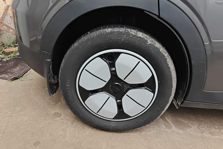 Used Geely Galaxy Geome 2025 310km Youth Edition Right Rear Wheel Hub