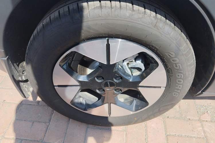 Used Geely Galaxy Geome 2025 310km Dream Edition Right Rear Wheel Hub