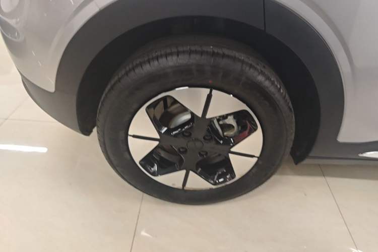 Used Geely Galaxy Geome 2025 310km Dream Edition Right Rear Wheel Hub