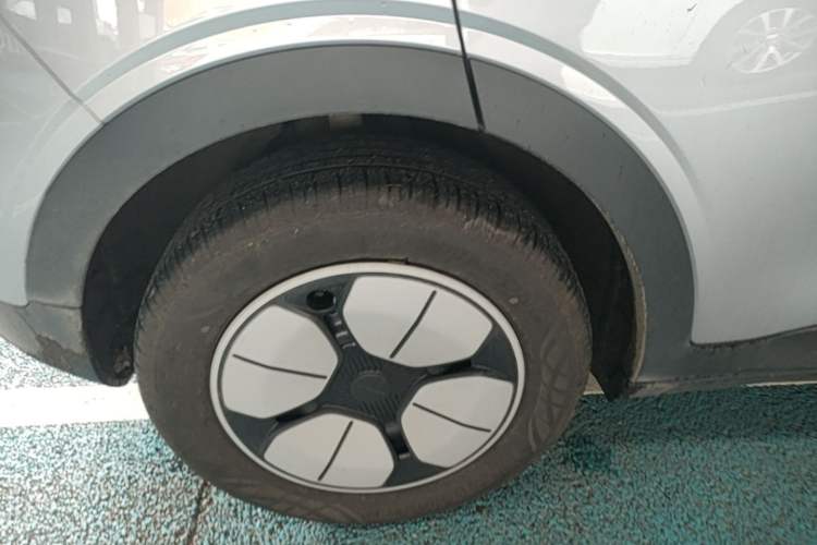 Used Geely Galaxy Geome 2025 310km Youth Edition Right Rear Wheel Hub