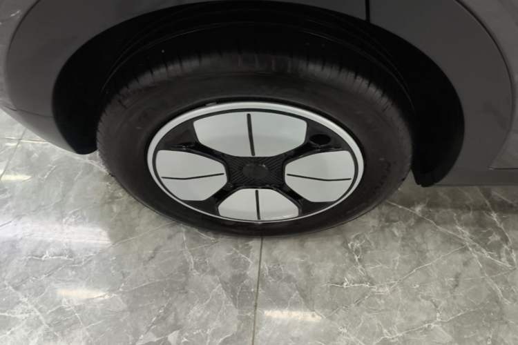 Used Geely Galaxy Geome 2025 310km Youth Edition Right Rear Wheel Hub