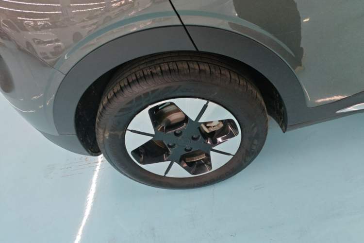 Used Geely Galaxy Geome 2025 UP 410km Exploration Edition Right Rear Wheel Hub