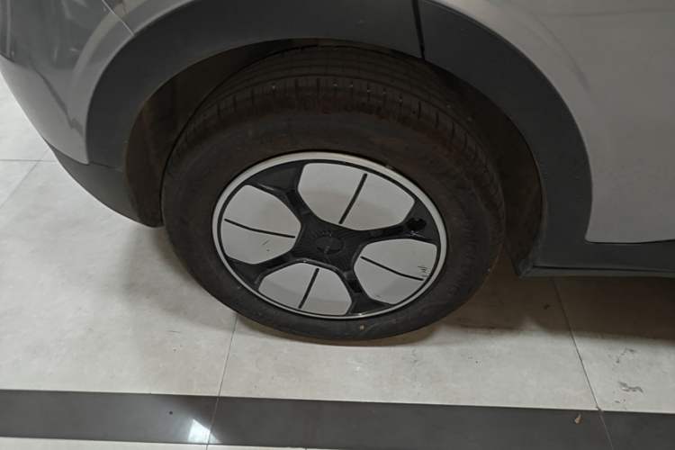 Used Geely Galaxy Geome 2025 310km Youth Edition Right Rear Wheel Hub