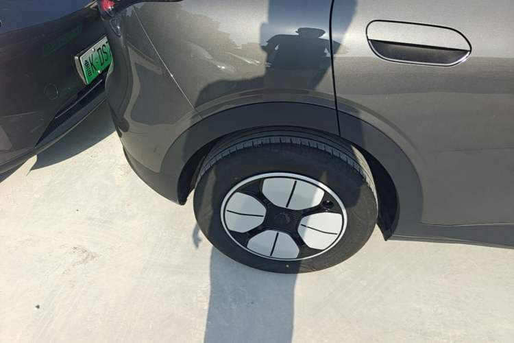 Used Geely Galaxy Geome 2025 310km Youth Edition Right Rear Wheel Hub