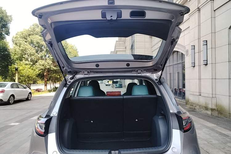 Used Geely Galaxy Geome 2025 310km Youth Edition Trunk