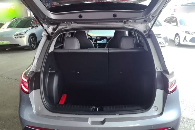 Used Geely Galaxy Geome 2025 310km Youth Edition Trunk