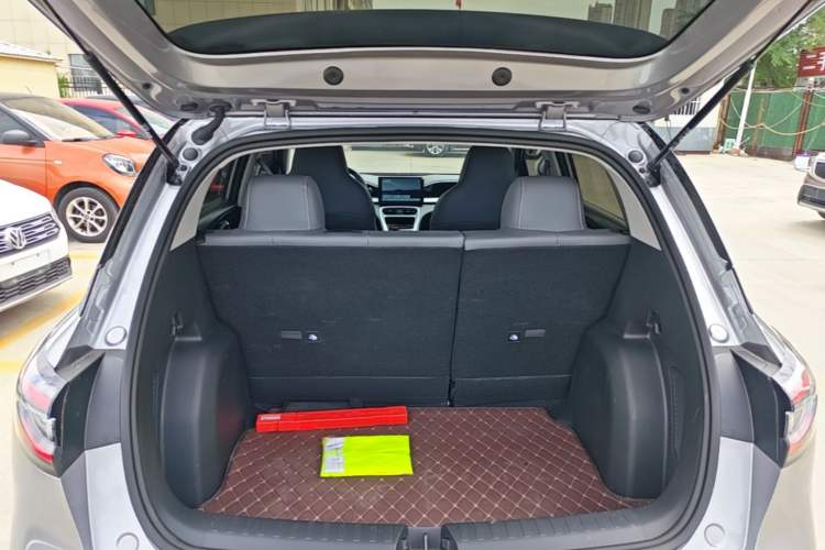 Used Geely Galaxy Geome 2025 310km Youth Edition Trunk