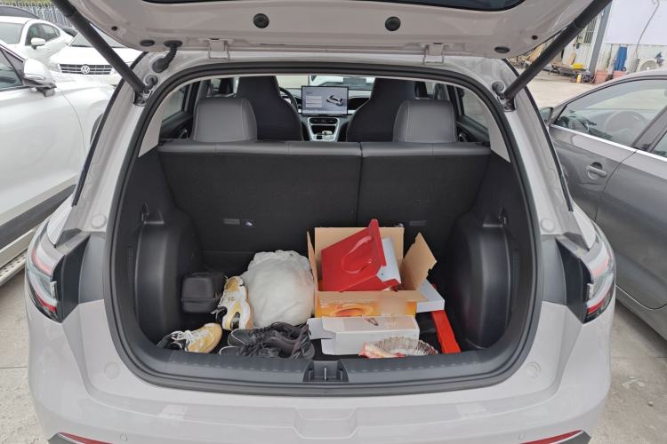 Used Geely Galaxy Geome 2025 UP 410km Exploration Edition Trunk