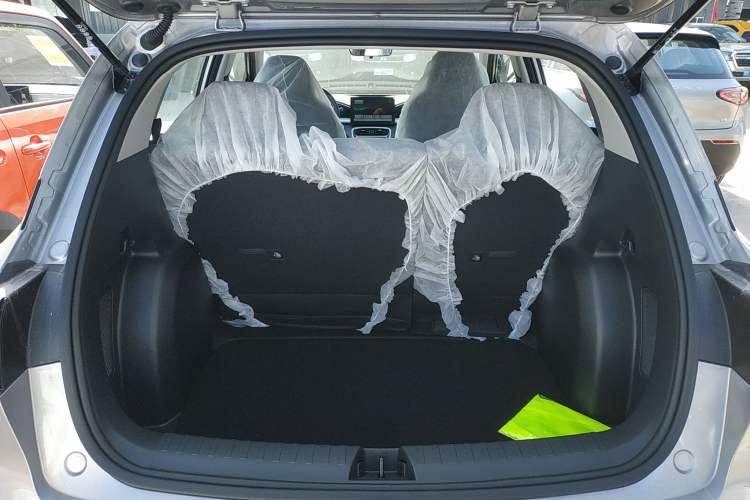 Used Geely Galaxy Geome 2025 310km Youth Edition Trunk