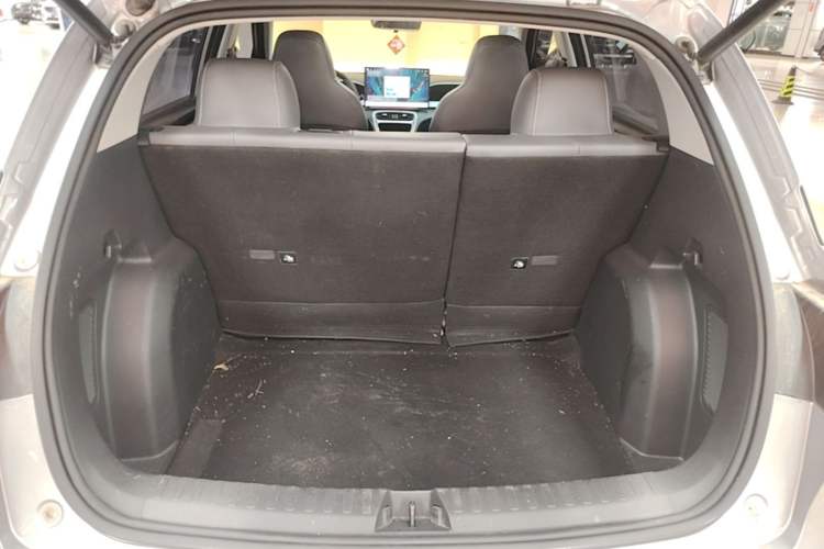 Used Geely Galaxy Geome 2025 UP 410km Exploration Edition Trunk
