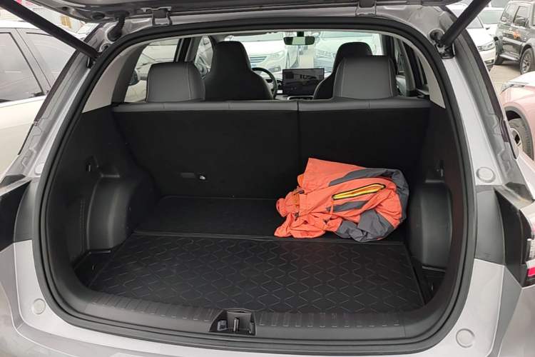 Used Geely Galaxy Geome 2025 UP 410km Exploration Edition Trunk