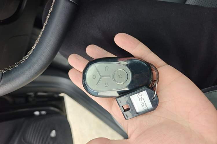 Used Geely Galaxy Geome 2025 310km Youth Edition Vehicle Key