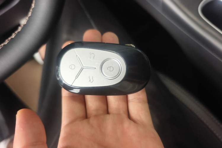 Used Geely Galaxy Geome 2025 410 km Free Version Vehicle Key