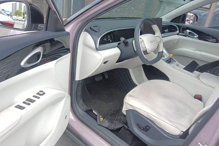 Used Geely Galaxy Geome 2025 UP 410km Exploration Edition Driver Seat