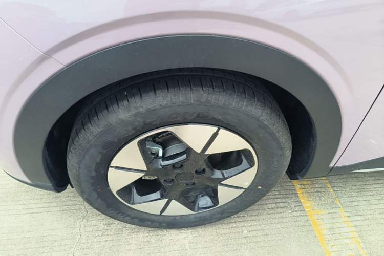 Used Geely Galaxy Geome 2025 UP 410km Exploration+ Edition Exterior 4