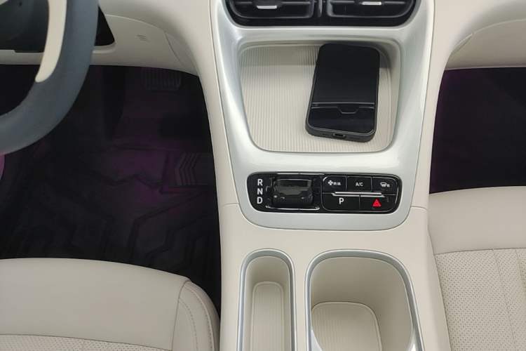 Used Geely Galaxy Geome 2025 UP 410km Exploration Edition Gear Lever