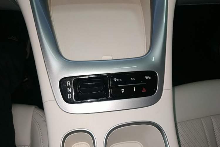 Used Geely Galaxy Geome 2025 UP 410km Exploration Edition Gear Lever