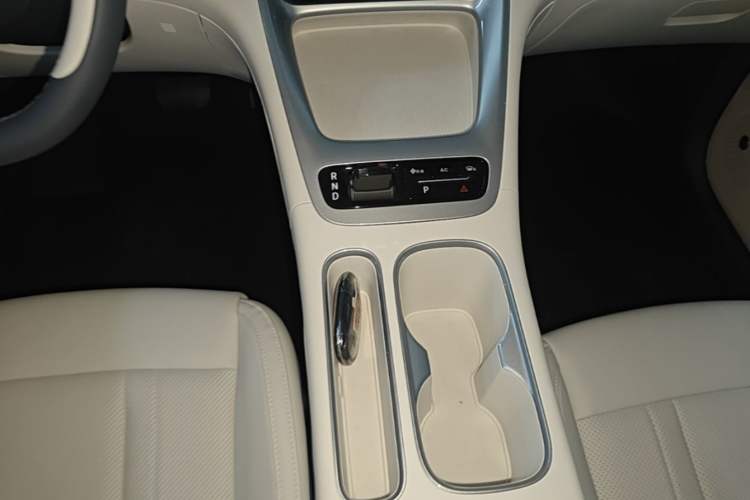 Used Geely Galaxy Geome 2025 310km Youth Edition Gear Lever