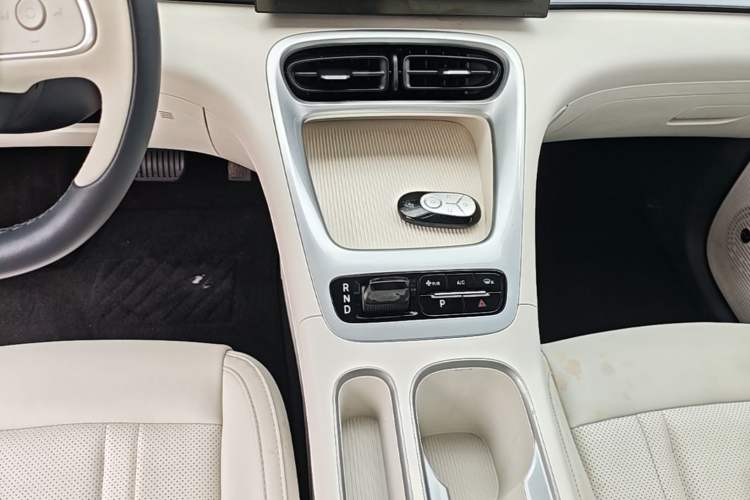 Used Geely Galaxy Geome 2025 310km Youth Edition Gear Lever