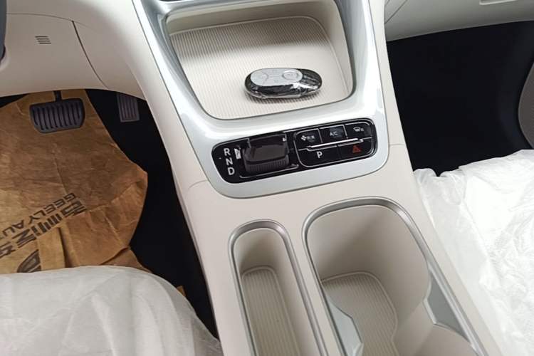 Used Geely Galaxy Geome 2025 310km Youth Edition Gear Lever