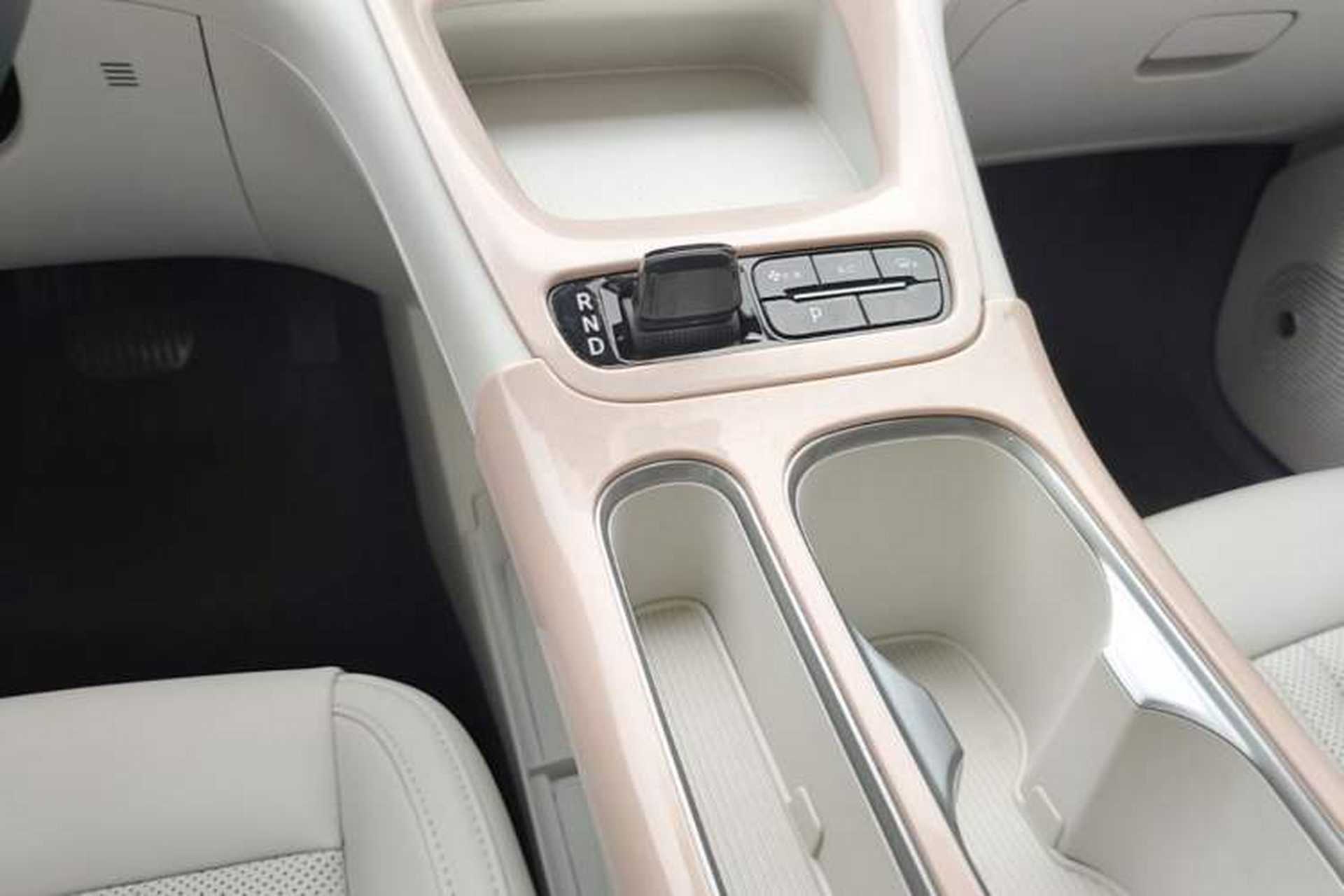 Used Geely Galaxy Geome 2025 UP 410km Exploration Edition Gear Lever