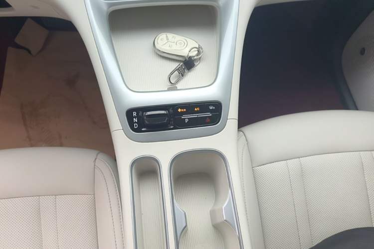 Used Geely Galaxy Geome 2025 UP 410km Exploration Edition Gear Lever