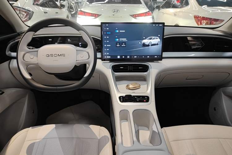 Used Geely Galaxy Geome 2025 UP 410km Exploration Edition Gear Lever