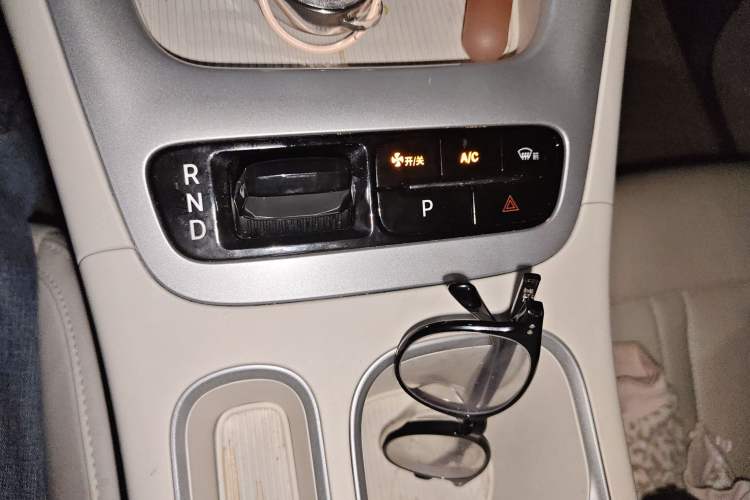 Used Geely Galaxy Geome 2025 UP 410km Exploration Edition Gear Lever
