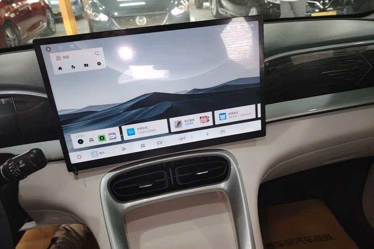 Used Geely Galaxy Geome 2025 410 km Free Version Audio And AC Panel