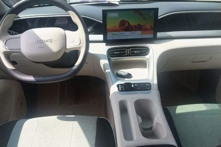 Used Geely Galaxy Geome 2025 310km Youth Edition Audio And AC Panel