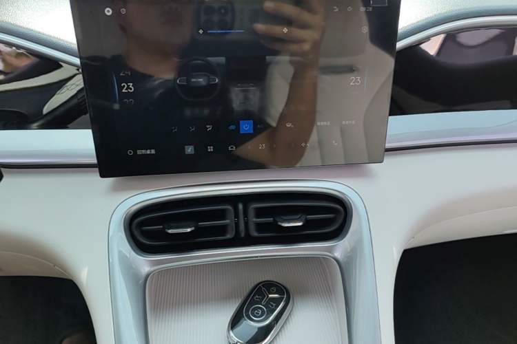 Used Geely Galaxy Geome 2025 310km Youth Edition Audio And AC Panel