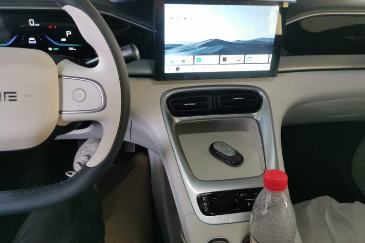 Used Geely Galaxy Geome 2025 310km Youth Edition Audio And AC Panel