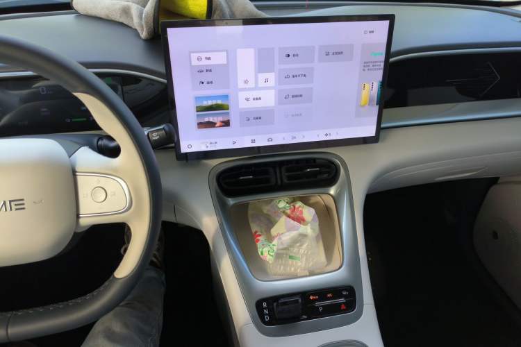 Used Geely Galaxy Geome 2025 UP 410km Exploration Edition Audio And AC Panel