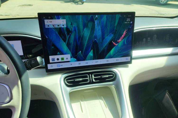Used Geely Galaxy Geome 2025 UP 410km Exploration+ Edition Audio And AC Panel