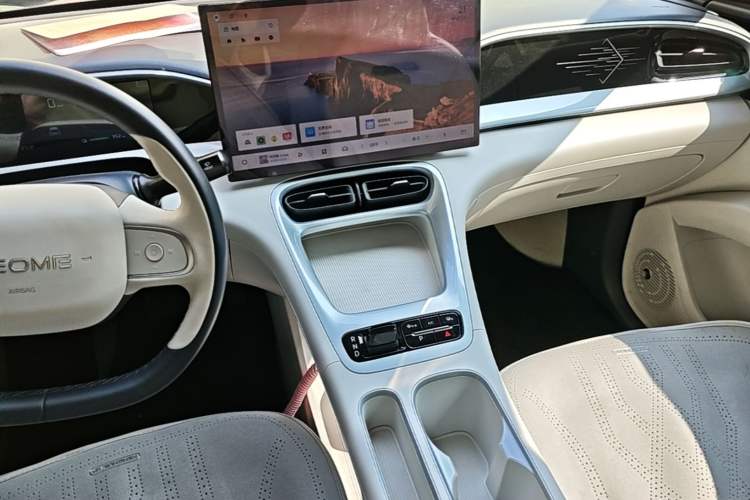 Used Geely Galaxy Geome 2025 UP 410km Exploration Edition Audio And AC Panel