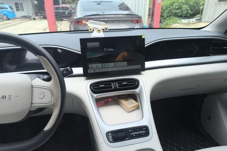 Used Geely Galaxy Geome 2025 310km Youth Edition Audio And AC Panel