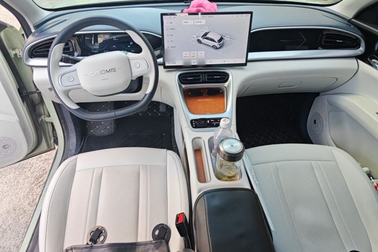 Used Geely Galaxy Geome 2025 UP 410km Exploration Edition Center Console