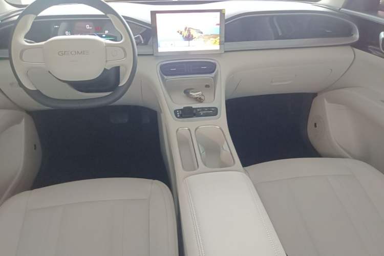 Used Geely Galaxy Geome 2025 310km Youth Edition Center Console