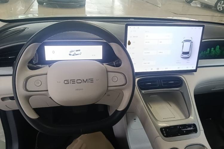 Used Geely Galaxy Geome 2025 UP 410km Exploration+ Edition Center Console