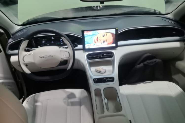 Used Geely Galaxy Geome 2025 310km Youth Edition Center Console