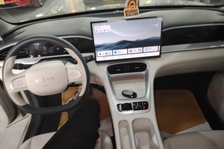 Used Geely Galaxy Geome 2025 410 km Free Version Center Console