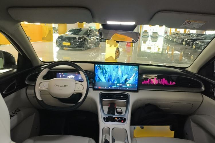 Used Geely Galaxy Geome 2025 UP 410km Exploration+ Edition Center Console
